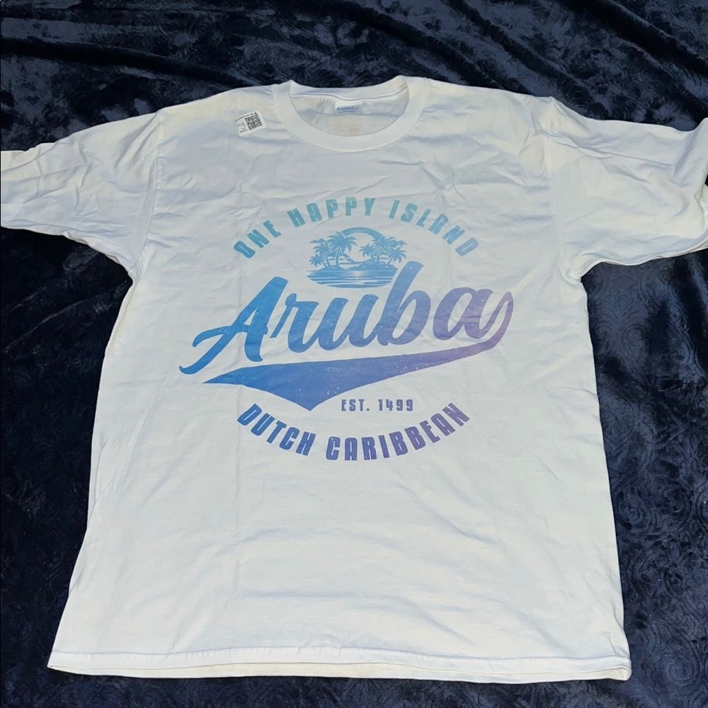 Aruba Dutch Caribbean White and Blue Graphic T-Shirt (Men’s M)